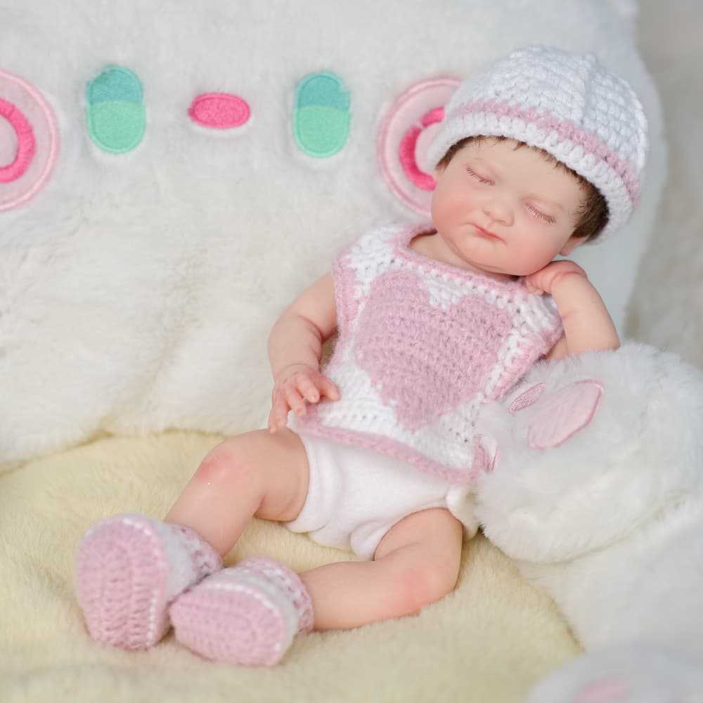 Close Eyes Vivi | Silicone Gender Neutral Baby Doll