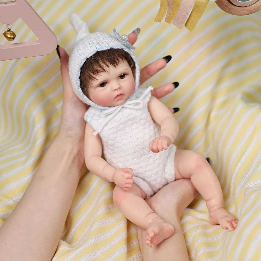 Open Eyes Vivi | Silicone Gender Neutral Baby Doll